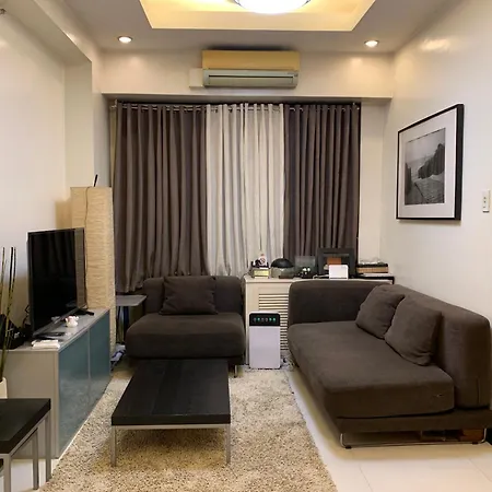 1Br Condo Above Eastwood Mall