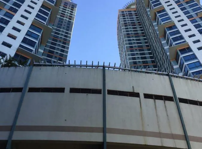 Apartment Eastwood Residence Above Eastwood Mall *