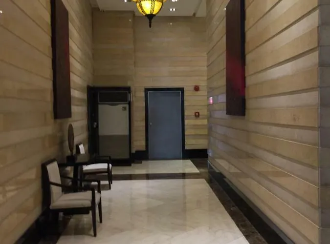 Eastwood Residence Above Eastwood Mall Apartment *